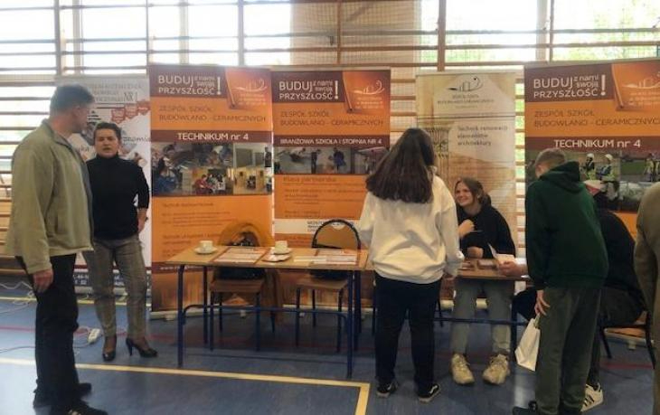 stoisko ZSB-C na targach edukacyjnych w Rudzińcu